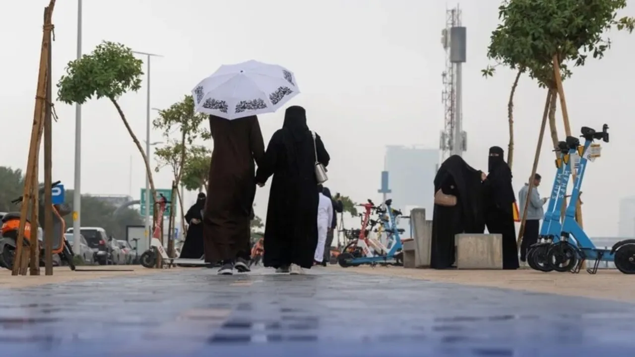 المركز الوطني للأرصاد يحذر من أمطار متوقعة تغطي 6 مناطق سعودية